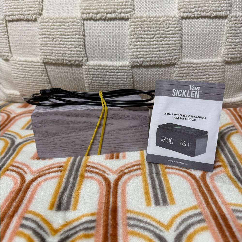 Van Sicklen Wireless Charging Alarm Clock